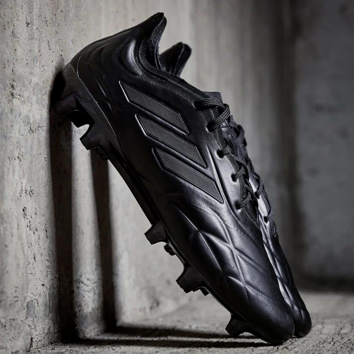 Adidas выпустили обновлённое издание набора Nightstrike Pack