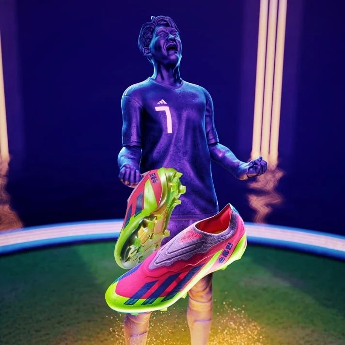 Первые именные бутсы форварда Тоттенхэма Сон Хын Мина