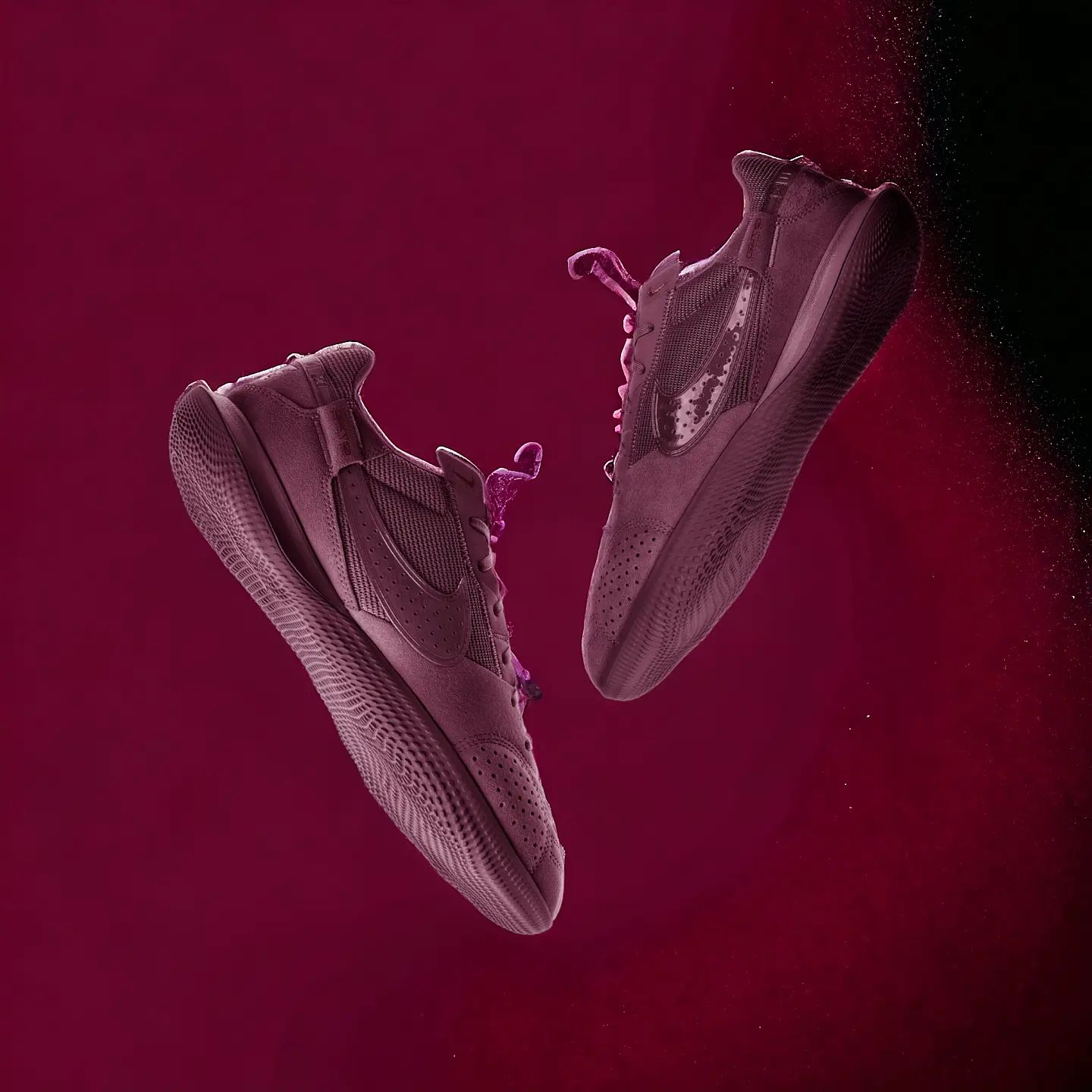 Компания Nike выпустила футзальную коллекцию Monochrome